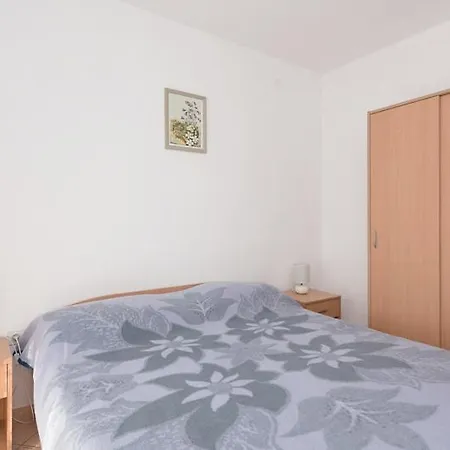 Apartment Jugo B1 *