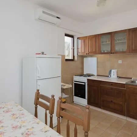 Jugo B1 Zadar